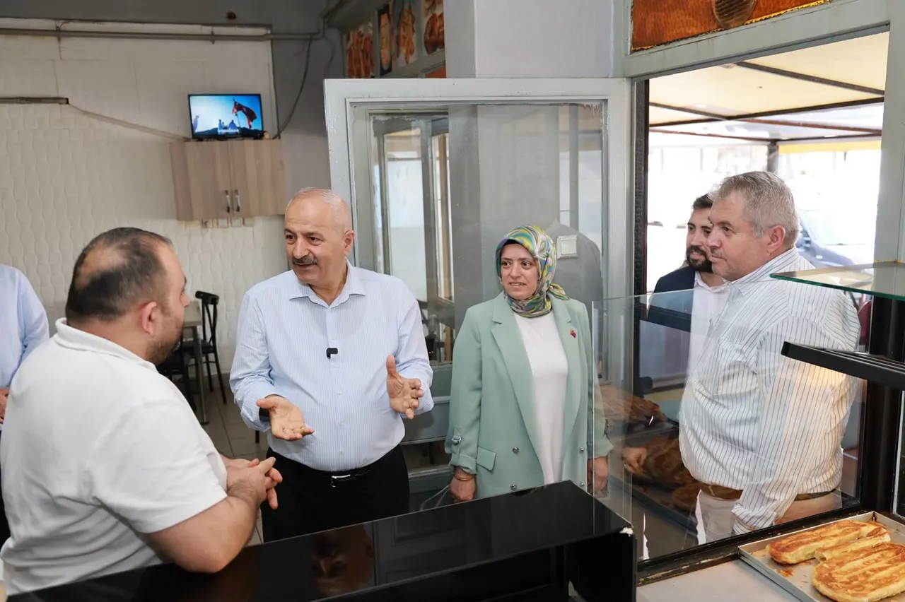 Kocaeli Gebze’de Başkan Büyükgöz esnafla buluştu